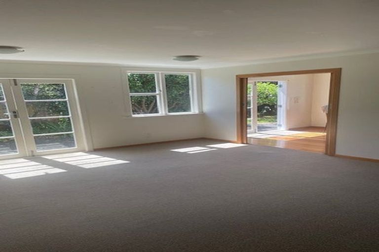 Photo of property in 21 Rauparaha Street, Waikanae Beach, Waikanae, 5036