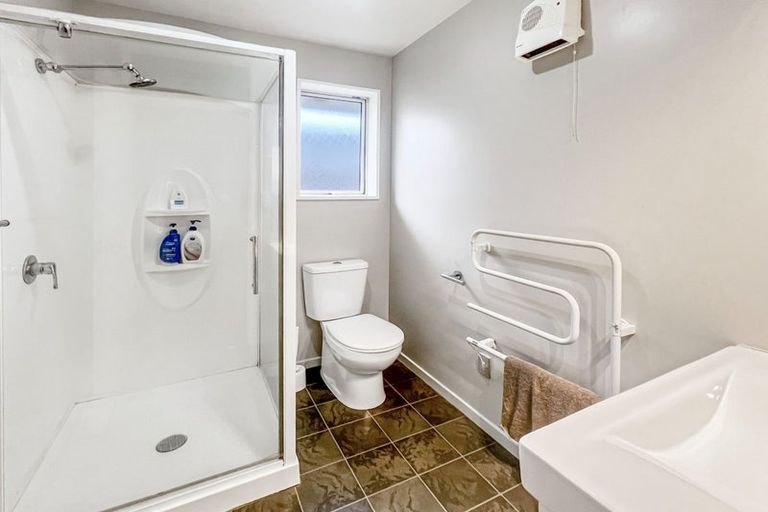 Photo of property in 9 Field Terrace, Upper Riccarton, Christchurch, 8041