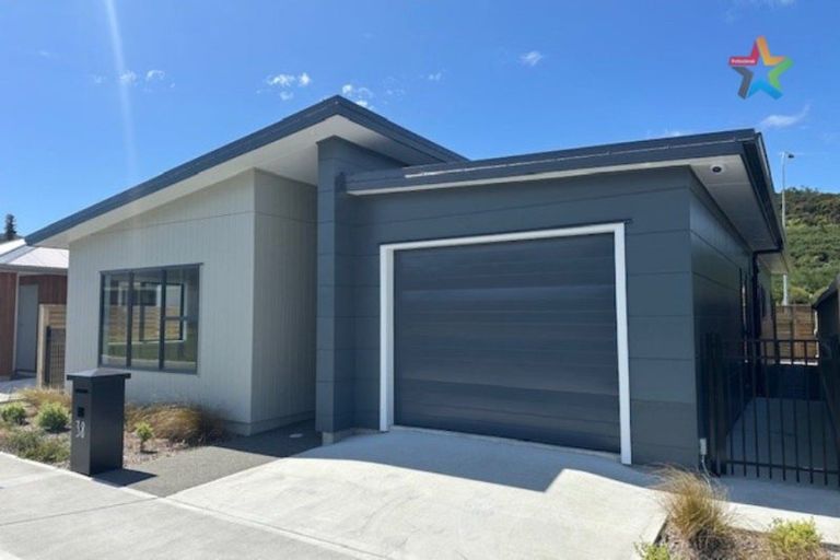 Photo of property in 38 Harry Martin Lane, Wainuiomata, Lower Hutt, 5014