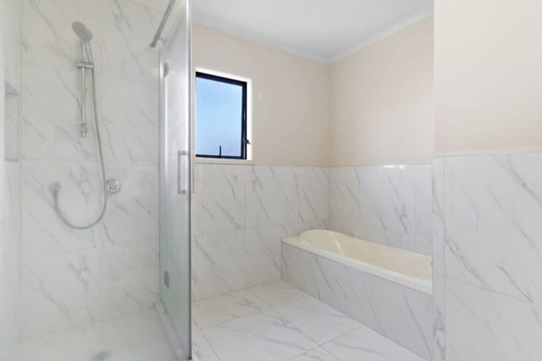Photo of property in 47 Tiri Tiri Road, Birkdale, Auckland, 0626