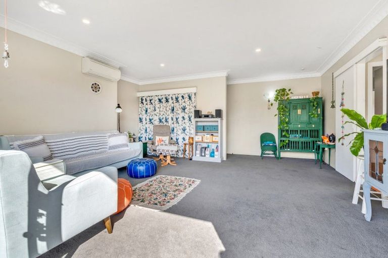 Photo of property in 2/90 Pakuranga Road, Pakuranga, Auckland, 2010