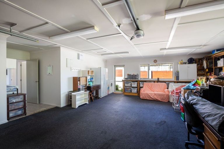 Photo of property in 12 Montrose Place, Highlands Park, New Plymouth, 4312