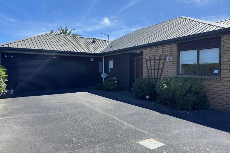 Photo of property in 2/38 Beauford Place, Parklands, Christchurch, 8083