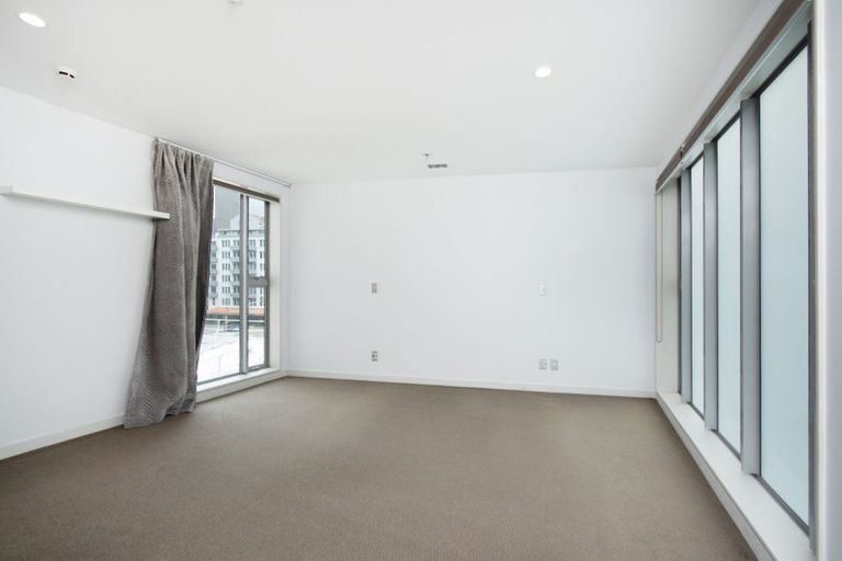 Photo of property in Portal Apartments, 3d/42 Cable Street, Te Aro, Wellington, 6011