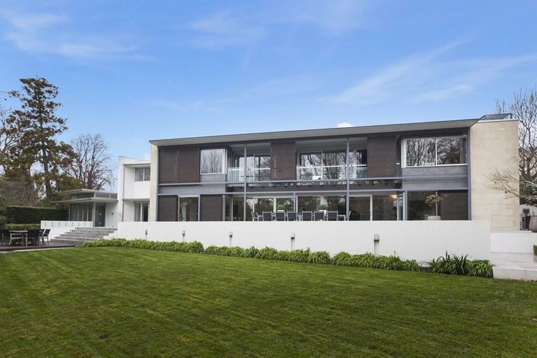Photo of property in 8 Saint Barnabas Lane, Fendalton, Christchurch, 8052