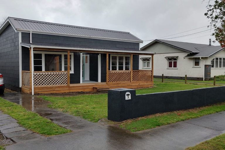 Photo of property in 5 Abbot Street, Gonville, Whanganui, 4501