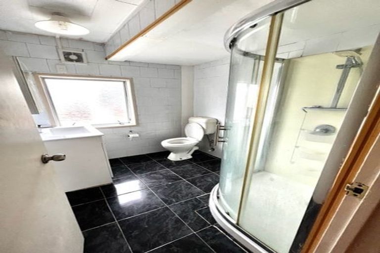 Photo of property in 37 Awaruku Road, Torbay, Auckland, 0630