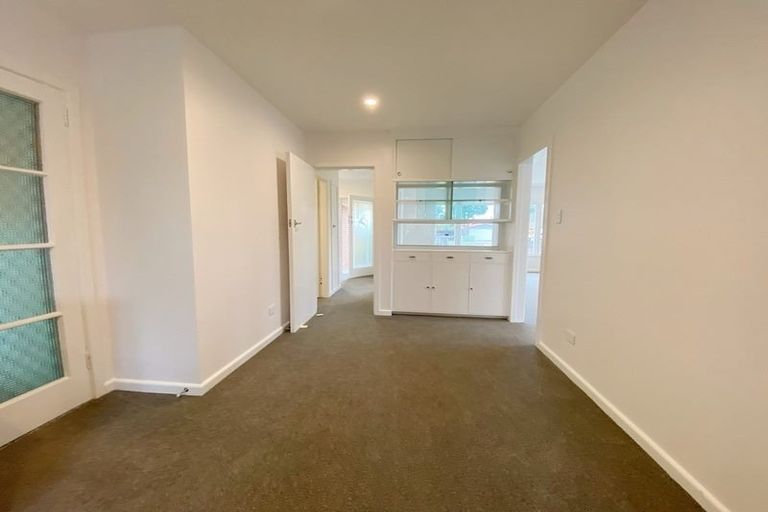 Photo of property in 18 Taikata Road, Te Atatu Peninsula, Auckland, 0610