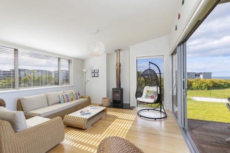 Photo of property in 37 Kewai Street, Omaha, 0986