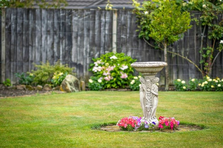 Photo of property in 4 Mcdougal Place, Kaiapoi, 7630