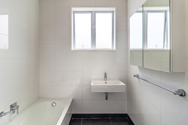 Photo of property in 62 Vauxhall Road, Devonport, Auckland, 0624