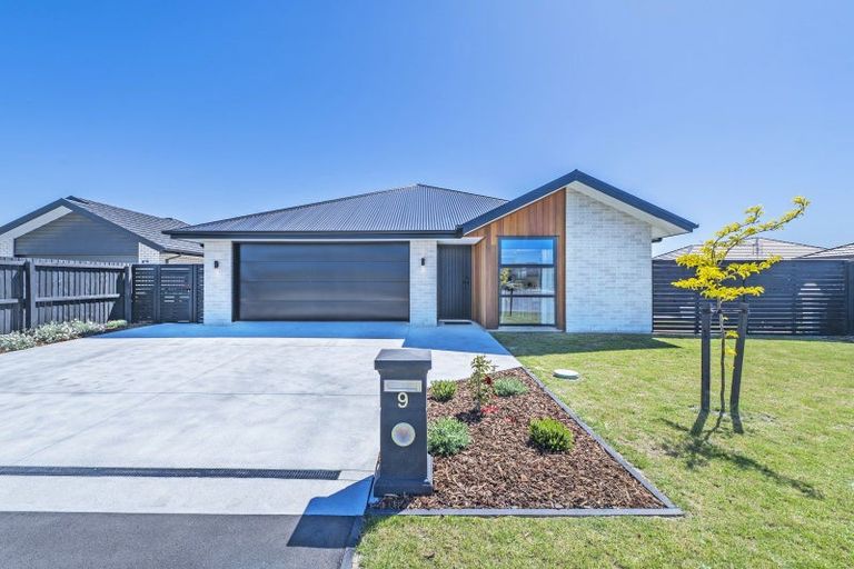 Photo of property in 9 Piwakawaka Place, Leeston, 7632