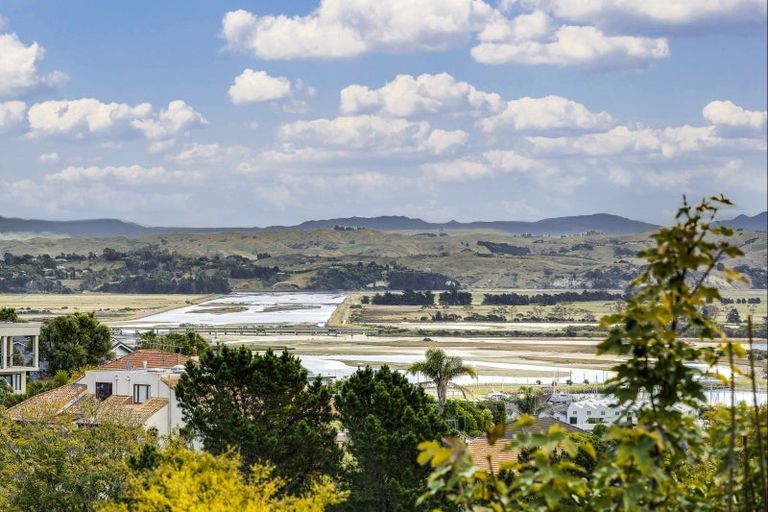 Photo of property in 2 Coleman Terrace, Hospital Hill, Napier, 4110