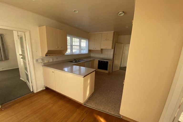 Photo of property in 1/158 Newlands Road, Newlands, Wellington, 6037