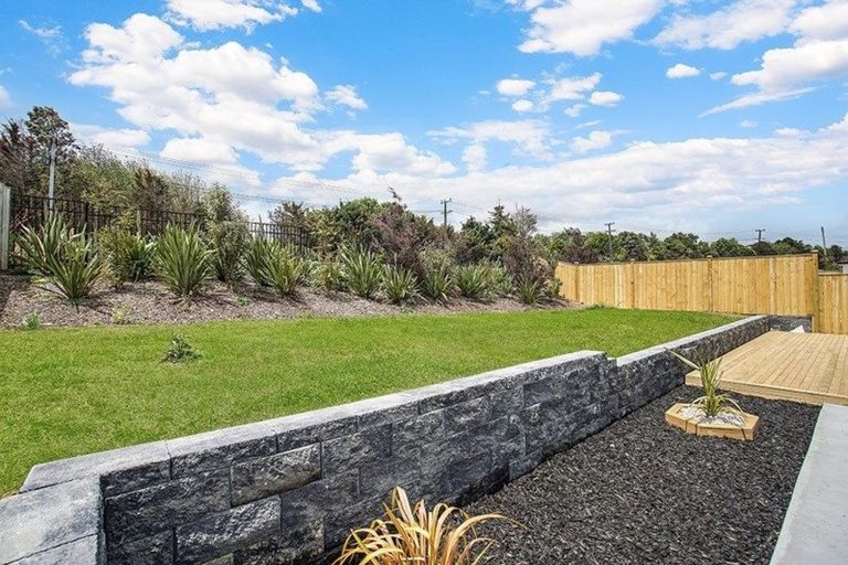 Photo of property in 75d Twin Parks Rise, Papakura, 2582