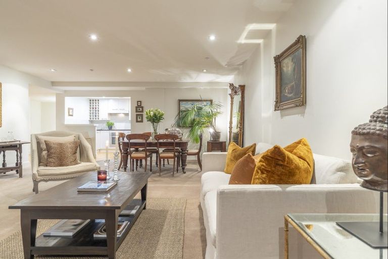 Photo of property in Oakridge Apartments, 703/10 Middleton Road, Remuera, Auckland, 1050