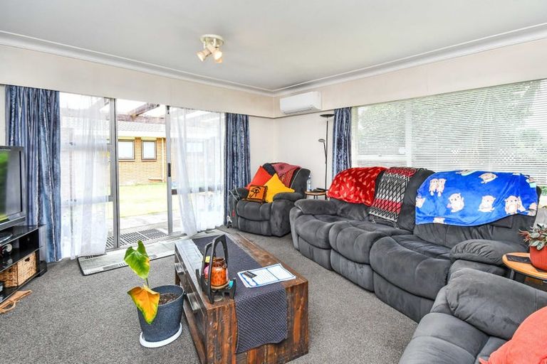 Photo of property in 11a Tatua Place, Conifer Grove, Takanini, 2112