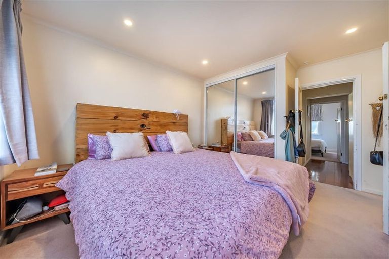 Photo of property in 43 Kensington Avenue, Petone, Lower Hutt, 5012