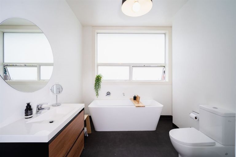 Photo of property in 72 Forbury Road, Saint Clair, Dunedin, 9012