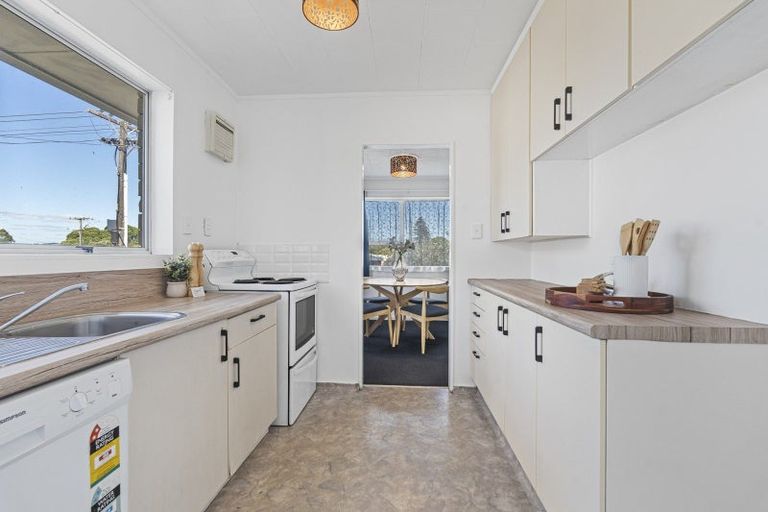 Photo of property in 1/35 Clemow Road, Fitzroy, New Plymouth, 4312