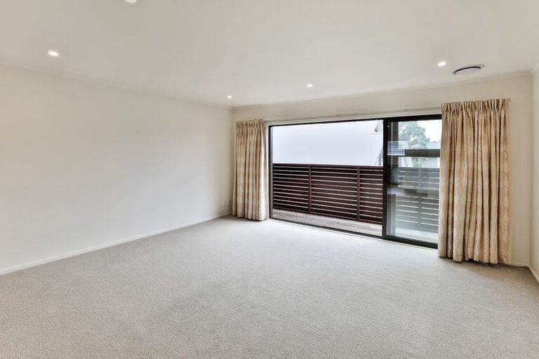 Photo of property in 2/29 Verbena Road, Birkdale, Auckland, 0626