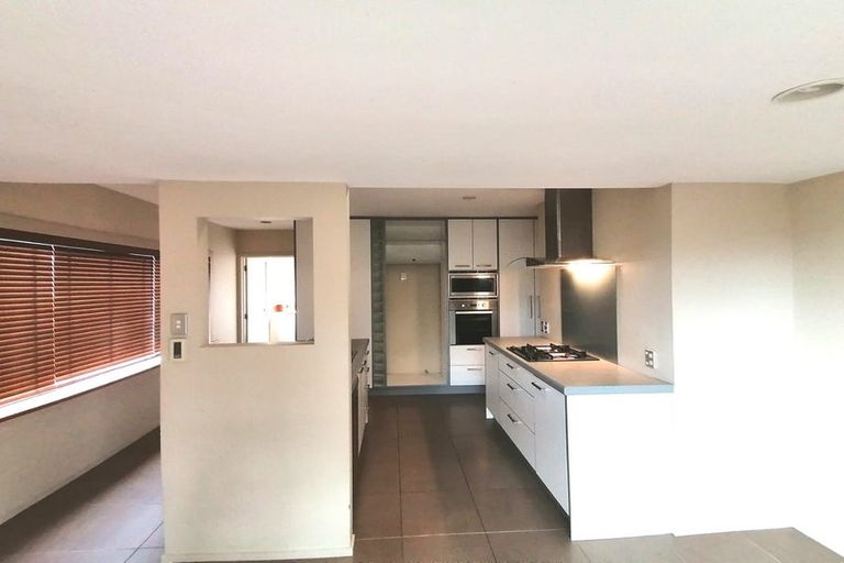 Photo of property in 1/90 Target Road, Totara Vale, Auckland, 0629