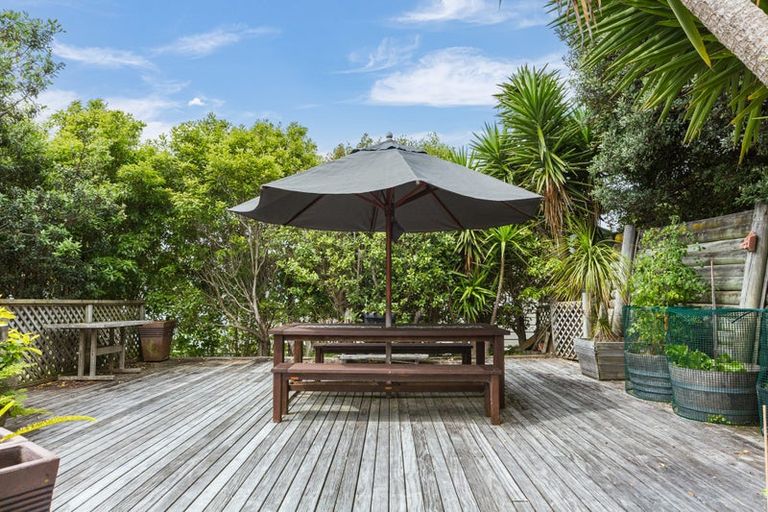 Photo of property in 39 Bayview Road, Paremata, Porirua, 5024