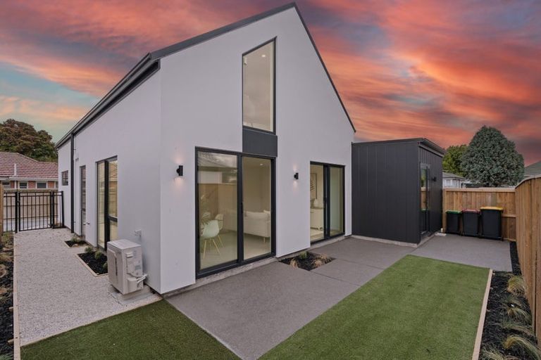 Photo of property in 2/25 Winters Road, Redwood, Christchurch, 8051