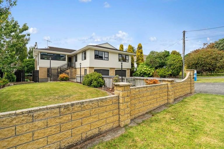 Photo of property in 25 Ngatitoa Street, Tawa, Wellington, 5028