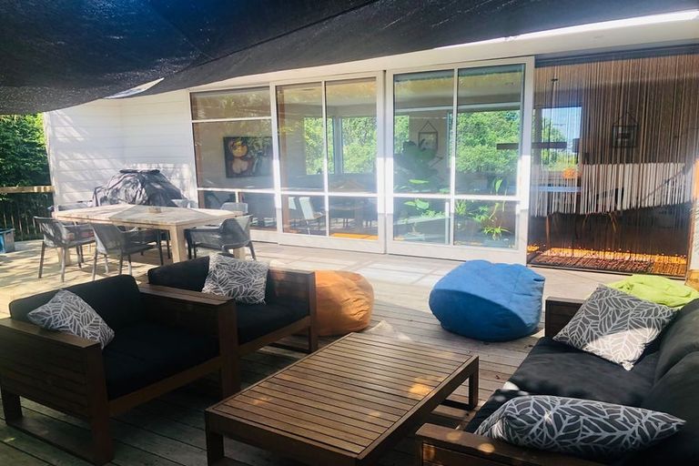 Photo of property in 9 City View Terrace, Birkenhead, Auckland, 0626