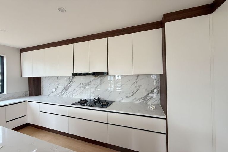 Photo of property in 73 Hutchinsons Road, Bucklands Beach, Auckland, 2014