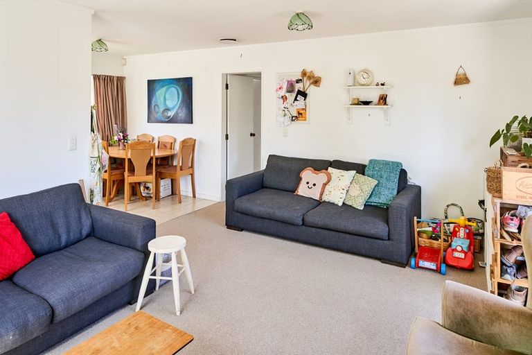 Photo of property in 1a Pearce Crescent, Taita, Lower Hutt, 5011