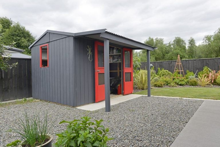 Photo of property in 72 Feist Street, Carterton, 5713