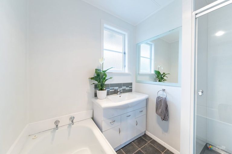 Photo of property in 6 Burns Grove, Trentham, Upper Hutt, 5018