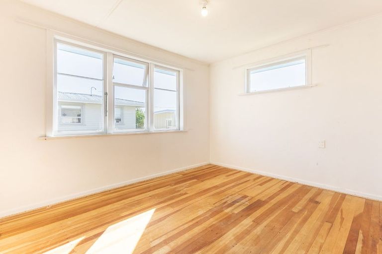 Photo of property in 48 Lupin Road, Otaki, 5512