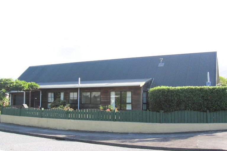 Photo of property in 341 Riverside Drive, Fairfield, Lower Hutt, 5011