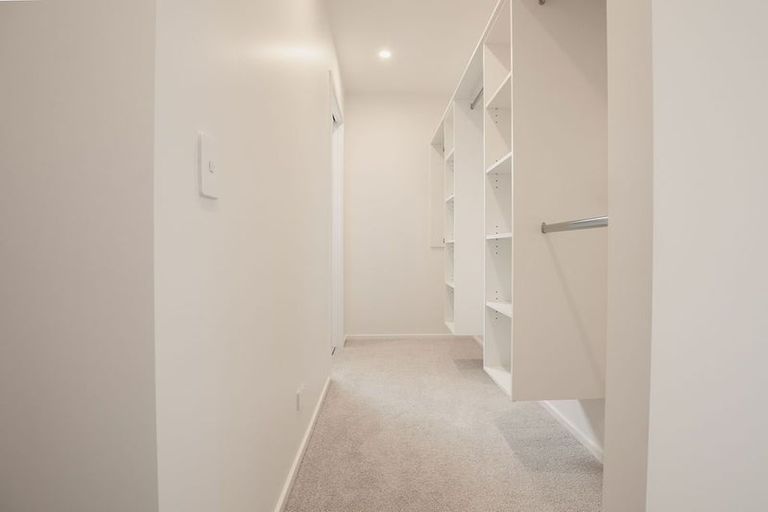 Photo of property in 19 Shelduck Road, Jacks Point, 9371