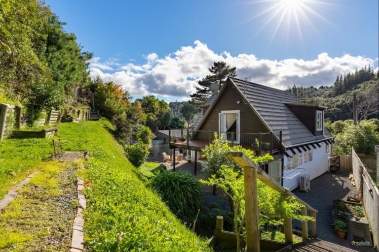 Photo of property in 246 Plateau Road, Te Marua, Upper Hutt, 5018