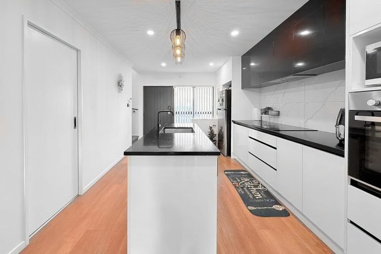 Photo of property in 5/32 Brandon Road, Glen Eden, Auckland, 0602