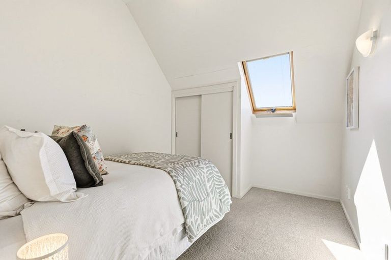 Photo of property in 2d Hatton Street, Karori, Wellington, 6012