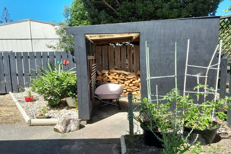 Photo of property in 1/2 Wahanui Walk, Ruakaka, 0116