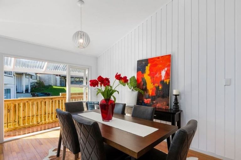 Photo of property in 1/12 Munstead Place, Hillcrest, Auckland, 0627