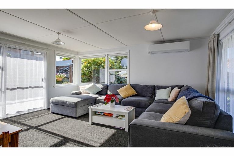 Photo of property in 16 Clyde Carr Crescent, Waimataitai, Timaru, 7910