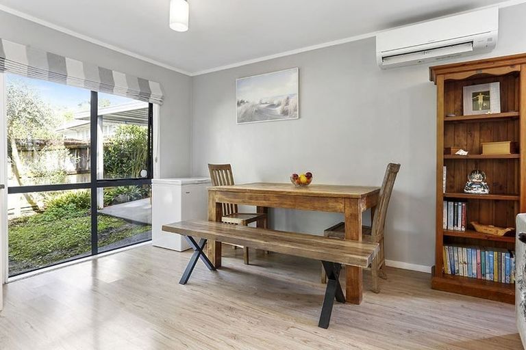 Photo of property in 46a Riserra Drive, Ranui, Auckland, 0612