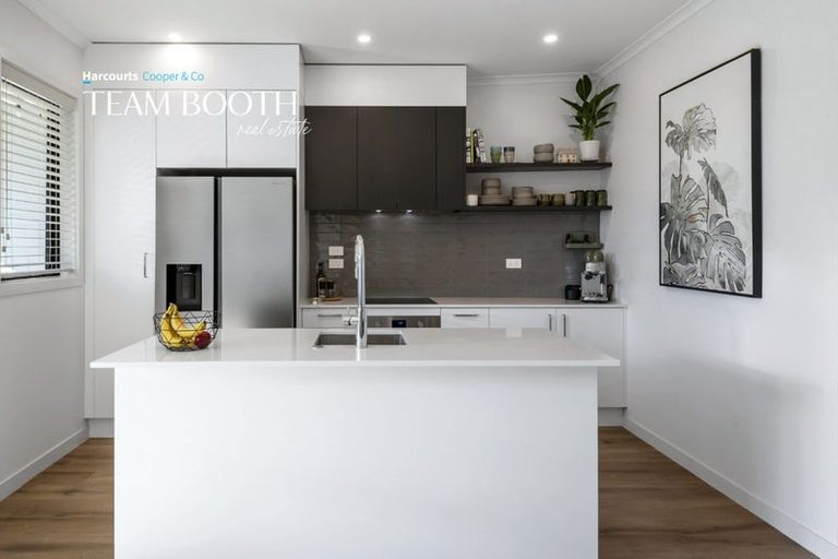 Photo of property in 8/1 Genevieve Lane, Hobsonville, Auckland, 0616