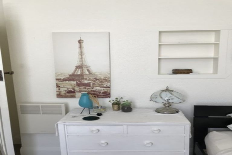 Photo of property in 76 Mitchell Street, Brooklyn, Wellington, 6021