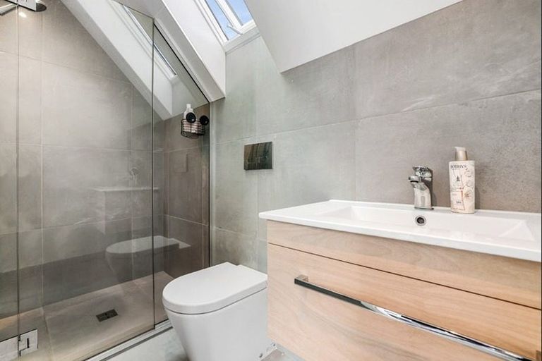 Photo of property in 1/34 Aikmans Road, Merivale, Christchurch, 8014