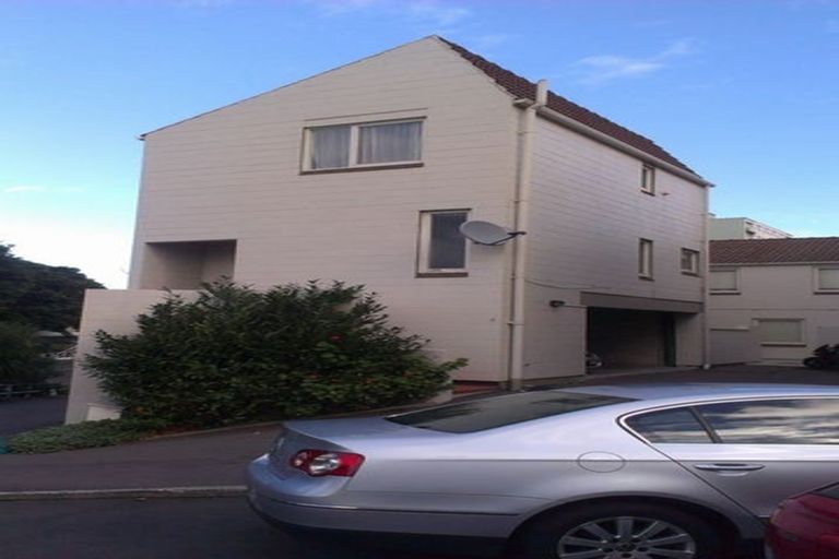 Photo of property in 2 Stowe Hill, Thorndon, Wellington, 6011