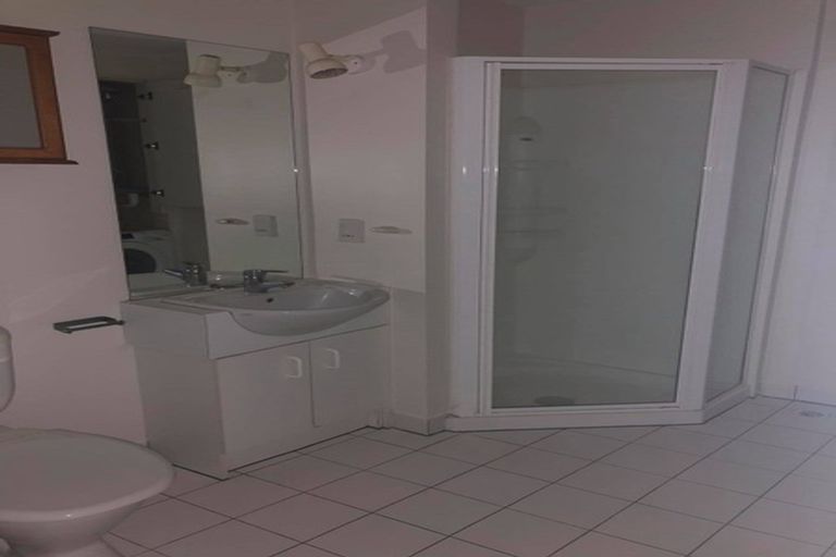 Photo of property in Terrace Garden Apartments, 9a/120 The Terrace, Wellington Central, Wellington, 6011