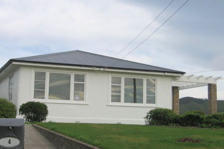 Photo of property in 4 Ongley Crescent, Tawa, Wellington, 5028